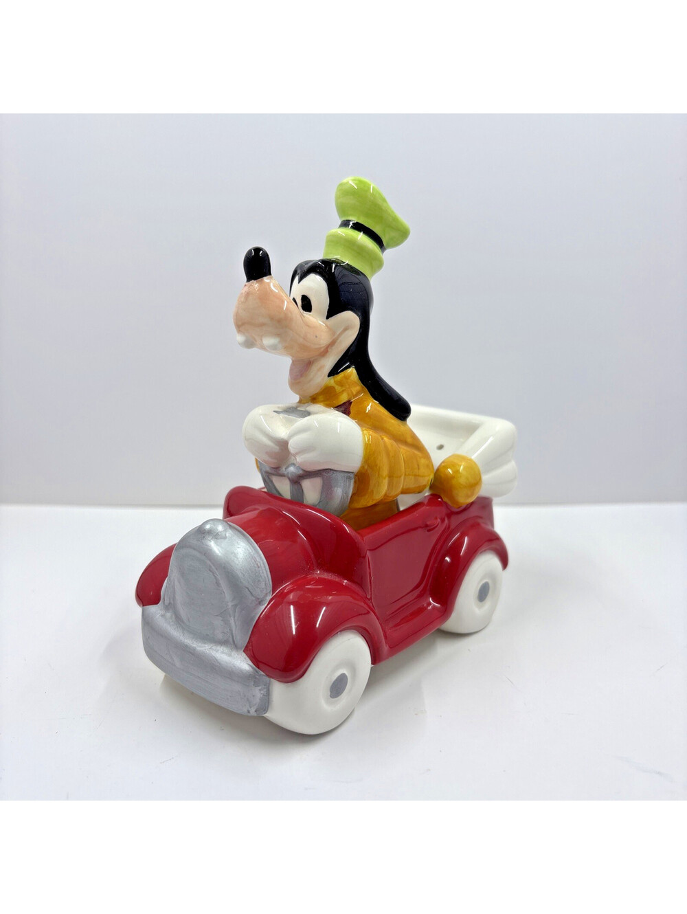 Vintage Disney Store Ceramic Goofy Red Car Hot Rod Salt & Pepper Shaker